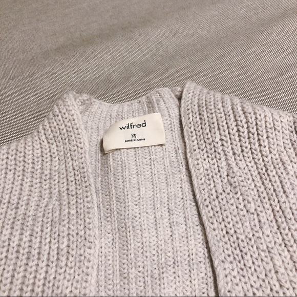 90% new Classic Wilfred Aritzia sweater - Picture 3 of 9